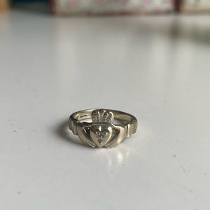 White gold claddagh ring